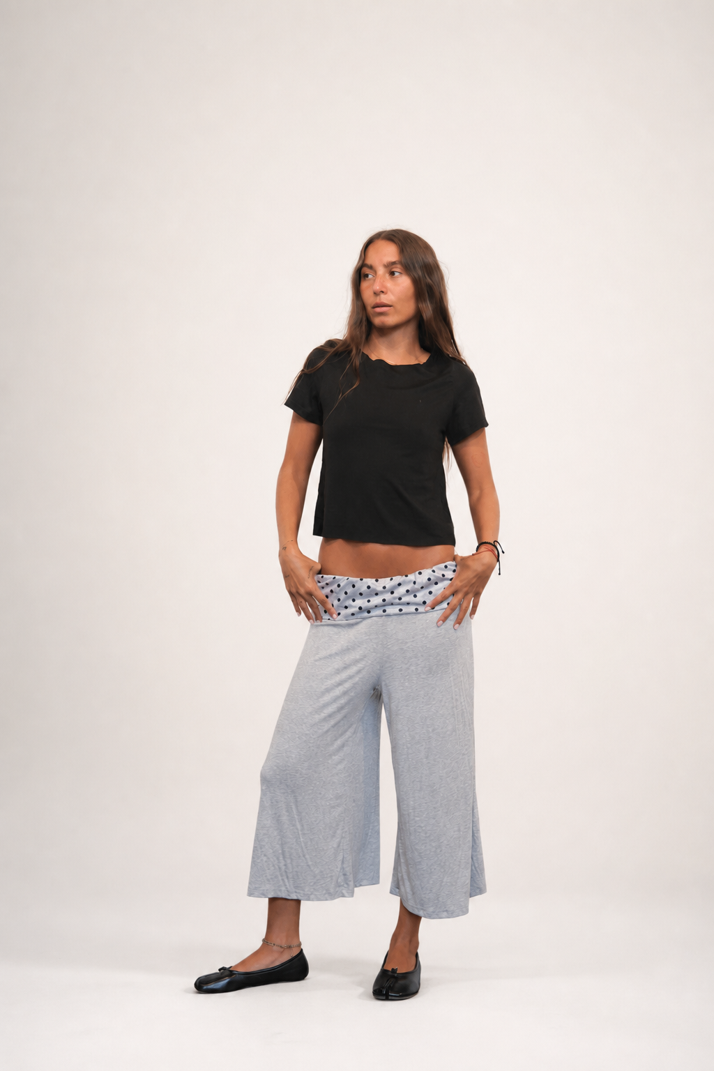 ESCONDIDO CAPRIS — Femera
