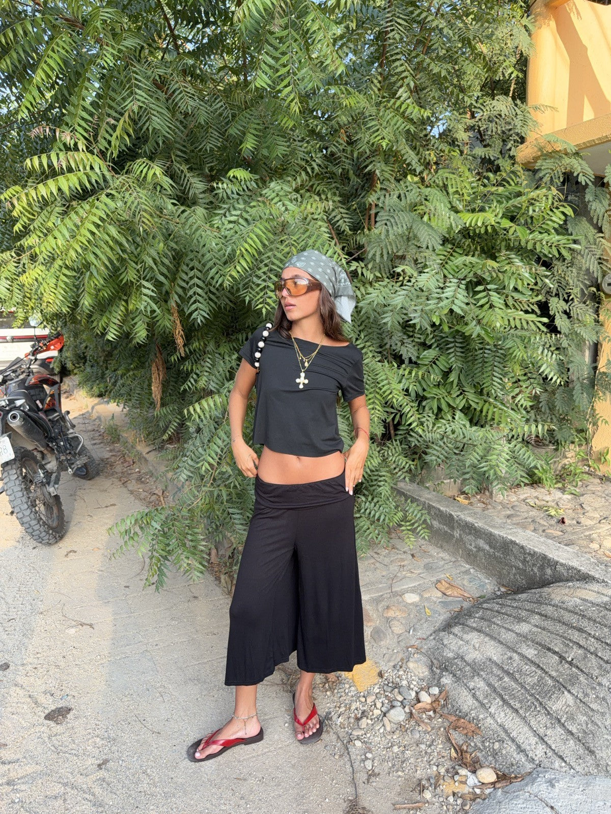 ESCONDIDO CAPRIS — Femera editorial